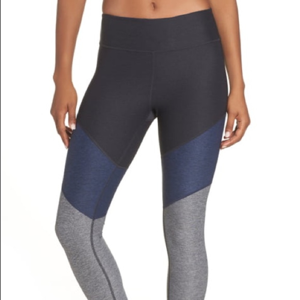 Outdoor voices leggings, size M